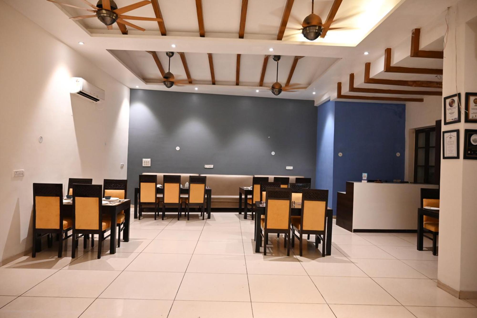 Hotel Badrika Inn Rewa Extérieur photo
